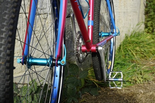 Roues vélo route : choisissez l'excellence en carbone